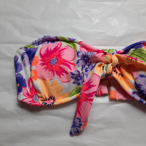 Xhilaration Bandeau Bikini Swimsuit Top Junior Size Small Pink Floral Strapless - Picture 3 of 6